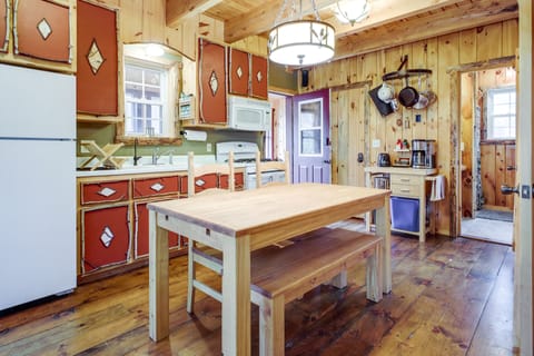 Kitchen | 1st Floor | Coffee Maker | Toaster | Cooking Basics