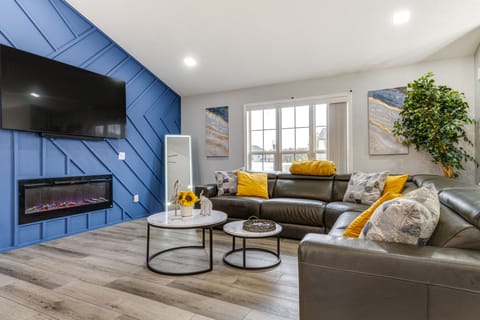 Cincinnati Vacation Rental | 3BR | 2BA | 1,200 Sq Ft | Stairs Required