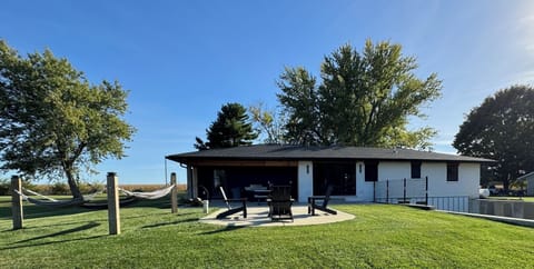 Back Patio & Firepit