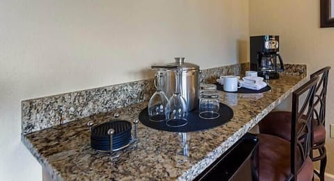 Laurel Crest Resort | 2 Bedroom Villa Apartment in Pigeon Forge