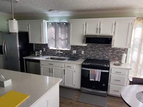 Fully equipped kitchen.