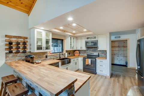 Arnold Vacation Rental | 3BR | 2BA | Stairs Required | 1,750 Sq Ft