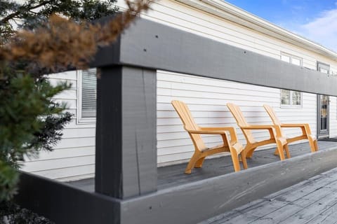 Front Deck - Main Entrance