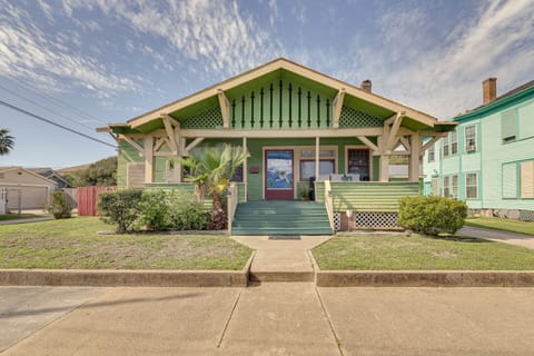 Galveston Vacation Rental | 5BR | 3BA | 2,450 Sq Ft | Stairs Required