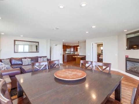 Dining area/Living room
