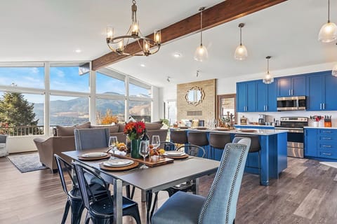 Open floor plan with tons of space