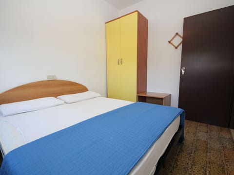 Furniture, Building, Comfort, House, Wood, Interior Design, Bed Frame, Bed, Floor