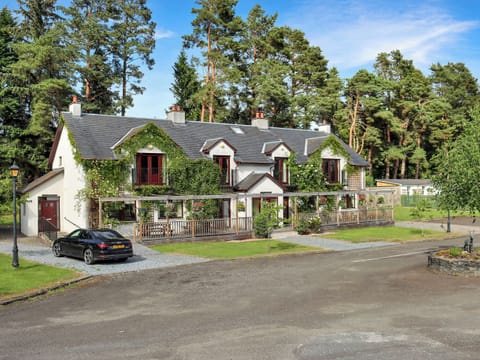 Exterior | Family Lodge No.2 The Place Downstairs - Atholl Palace Holidays, Pitlochry