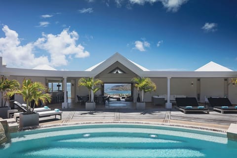 Beautiful heated pool in the back of the property. Large terrace with sun loungers and outdoor lounge area. Gas barbecue, outdoor shower.