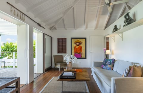 Ceiling fans, HD-TV, Canal Satellite and DVD player. Ocean view. 