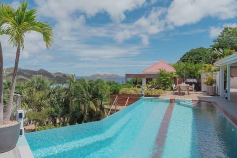 Nice heated pool, sunny expansive terrace with loungers and deckchairs.