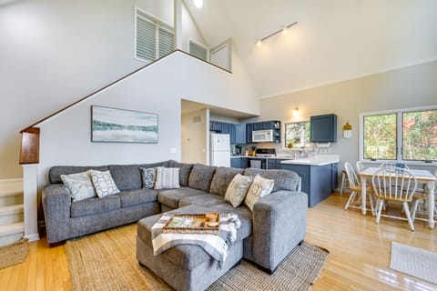 Living Room | Kitchen | Free WiFi | Central A/C