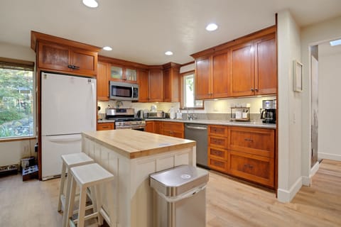 Spacious kitchen to prepare even the most extravagant meal!