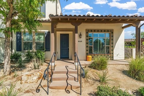 Front view of this lovely home in La Quinta.