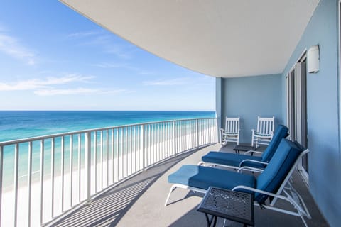 Private Balcony!