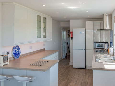 Kitchen | The Old Canoe Club, Plymouth