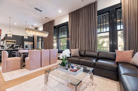 Living room includes queen-size sleeper sofa, dining at table for 8, dining at counter for 4.
Kitchen fully stocked with all cooking essentials.