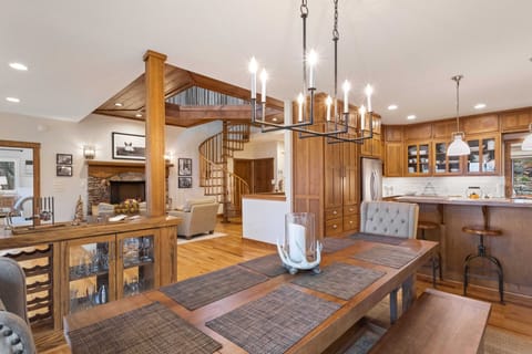 Spacious Dining Room