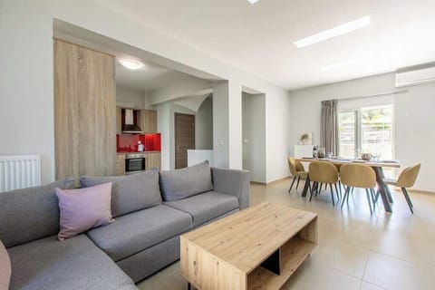 Inviting Space for Relaxation and Meals