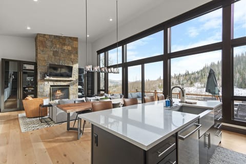 Stunning Open Plan!