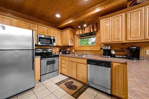 Mountain Sunrise's fully equipped kitchen