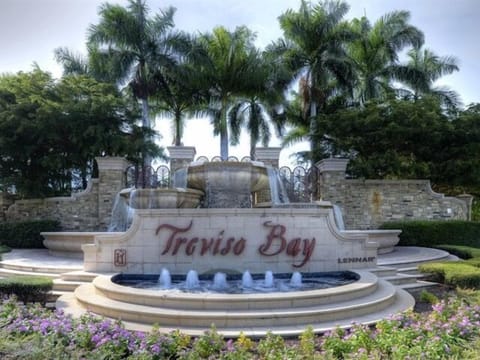 Treviso Bay Luxury Resort Condo 2/2 (227)
