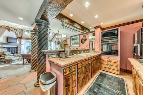 Kitchen | Trash Bags & Paper Towels