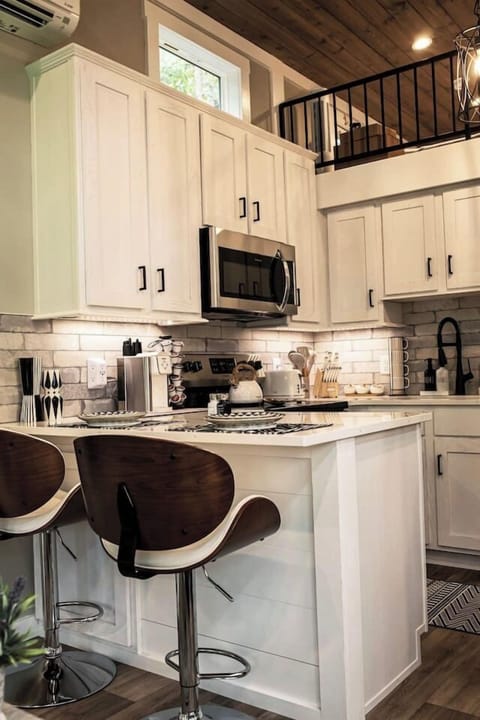 Whip up breakfast, brew your morning coffee, or share a simple meal before heading out to explore.