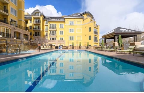 Pool - Vail Ritz-Carlton Residence Club