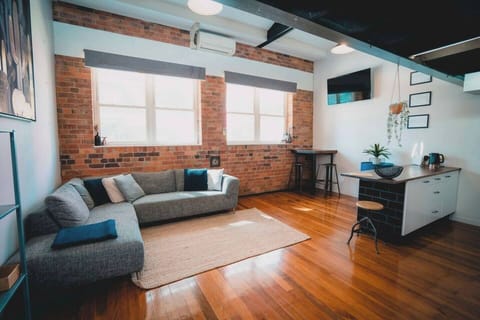 Enjoy a genuinely converted warehouse space and get a glimpse into the trendy inner living lifestyle of Fortitude Valley