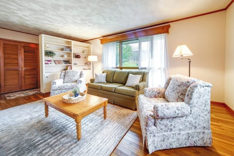 Mayville Vacation Rental | 2BR | 1BA | 1,400 Sq Ft | 3 Steps Required