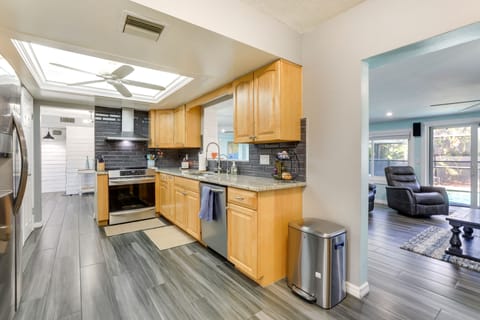 Kitchen | Cooking Basics | Keurig/Drip Coffee Maker | Trash Bags/Paper Towels