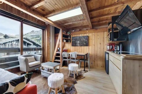 0abff9fe-53de-4149-b04b-88c8178f33a2