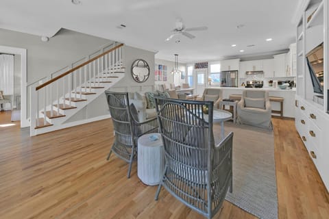 Happy ours dining table