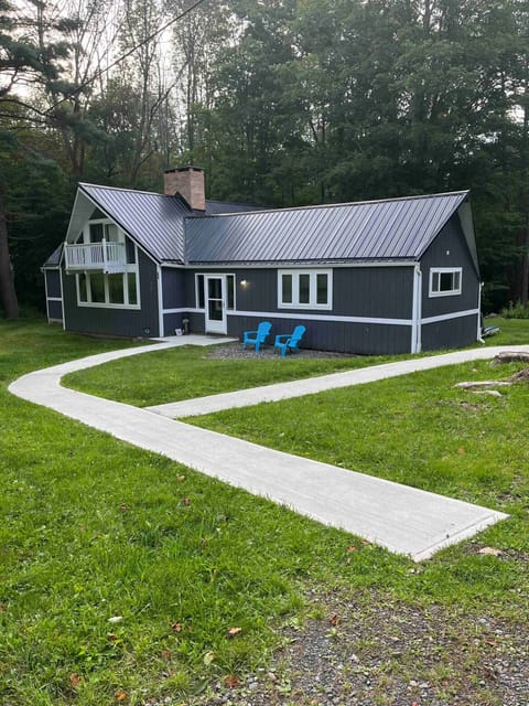  Front view of the property with cement walkways for easy access with luggage