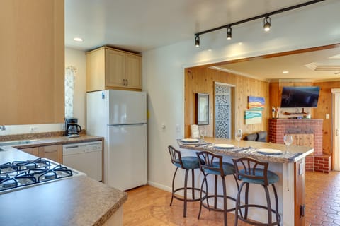 Kitchen | Coffee Pot | Dishware & Flatware