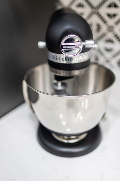 Kitchen Aid Mixer, Blender, Toaster, Electric Kettle and more