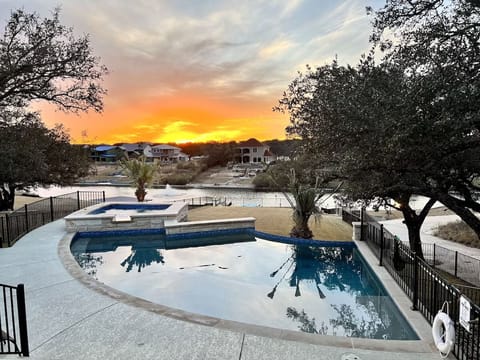 Picturesque Sunsets with heated pool/spa option