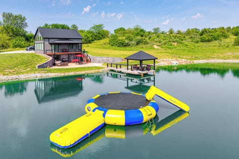 Hagerstown Vacation Rental | 3BR | 3.5BA | 1 Step to Enter | 1,800 Sq Ft