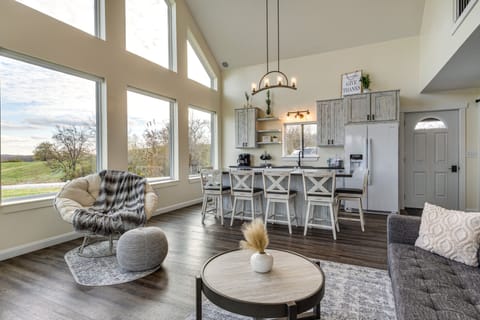 Living Room | Smart TV | Central A/C | Electric Heat