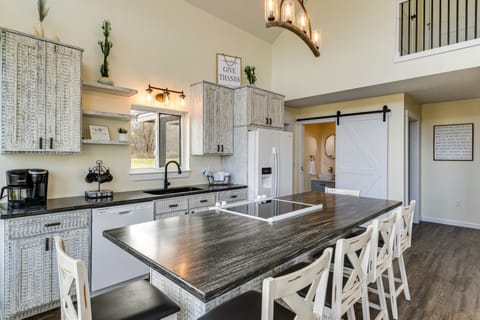 Kitchen | Cooking Basics | Dishware & Flatware | MIcrowave | Blender | Toaster