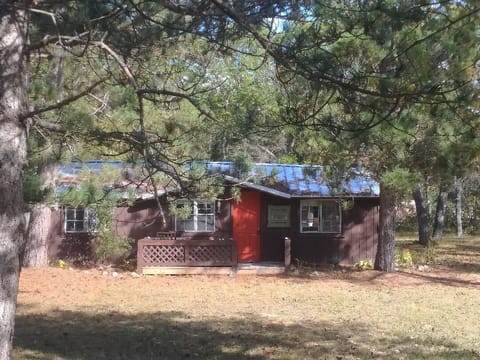 Pine Oaks Lodge est. 1959