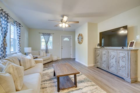 Gulfport Vacation Rental | 3BR | 2BA | 1 Step to Access | 1,482 Sq Ft