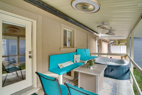 Deck | Private Hot Tub