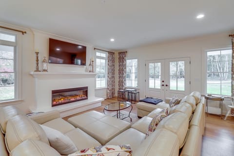 Chestertown Vacation Rental | 5BR | 2.5BA | 2,500 Sq Ft