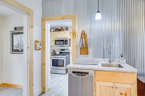 Wet Bar | Dishwasher