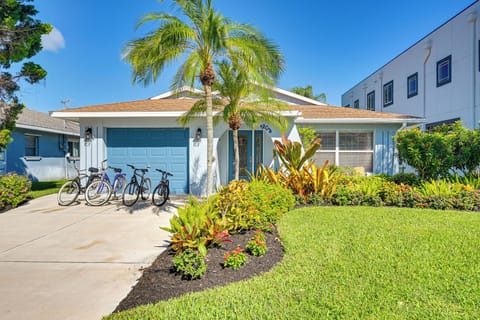 Naples Vacation Rental | 4BR | 2BA | 2,100 Sq Ft | 2 Steps to Enter