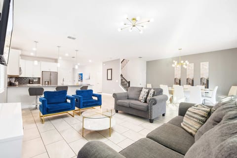 Elegant home w/modern touches, cozy seating & bright ambiance!