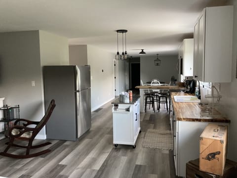 Open concept great for socializing with friends & family.