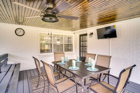 Lake Charles Vacation Rental | 3BR | 2BA | 1,850 Sq Ft | Small Step for Entry